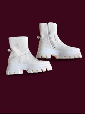 Each x Other Dollaro platform White Textured Zip Chunky Ankle Booties